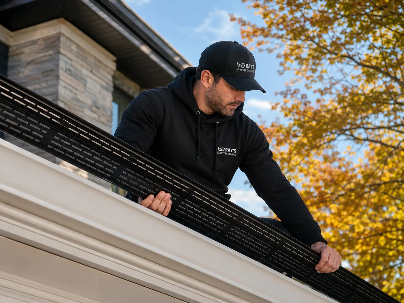 Installation de gouttières adaptée à votre maison par notre équipe locale